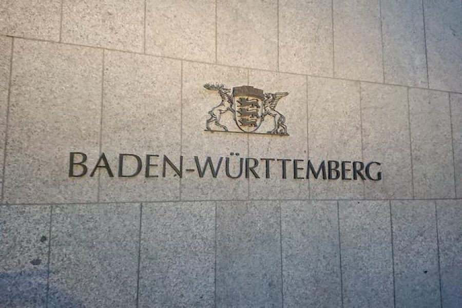 Verfassungsgerichtshof für das Land Baden-Württemberg erlässt im Verfahren zur „Zäsurrechtsprechung“ der Kanzlei Benesch & Partner einstweilige Anordnung und ermöglicht Weiterbetrieb einer Spielhalle